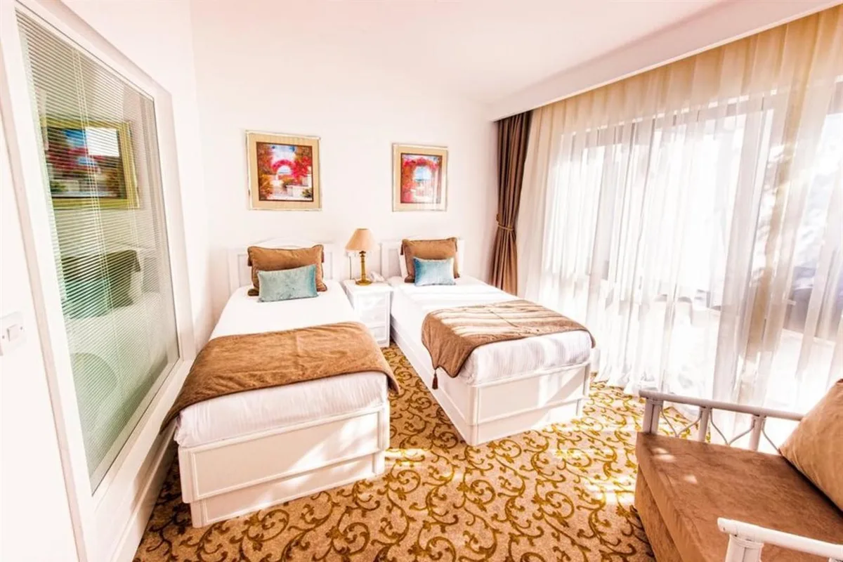 The Olive Tree Hotel — hoofdfoto