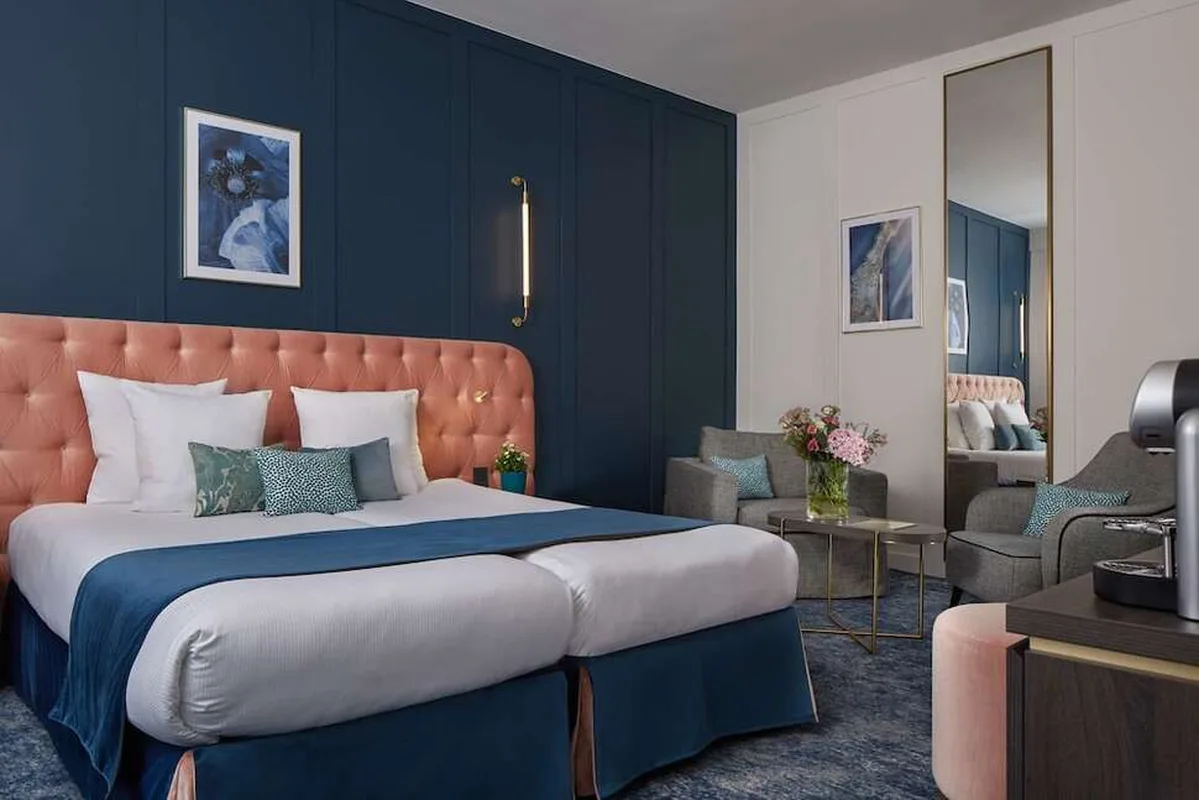 Pley Hotel, hoofdfoto