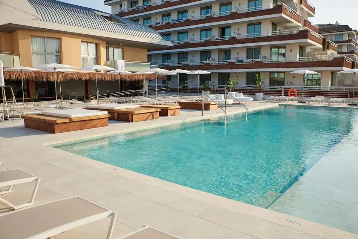 Dwo Sirius Hotel by Checkin — hoofdfoto