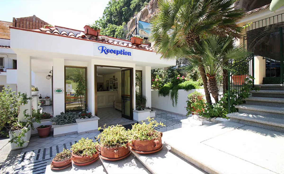 Le Roccette Mare Beach Hotel & Resturant — hoofdfoto