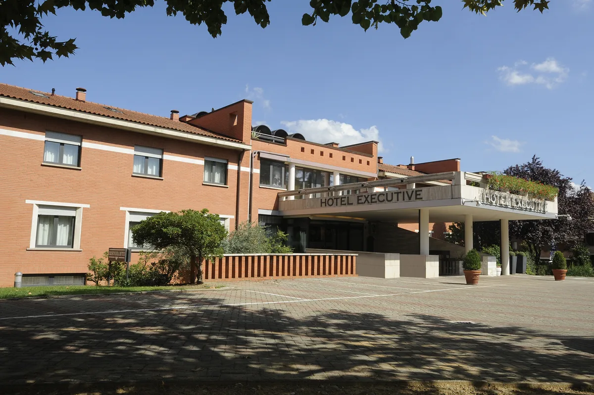 Hotel Executive, hoofdfoto