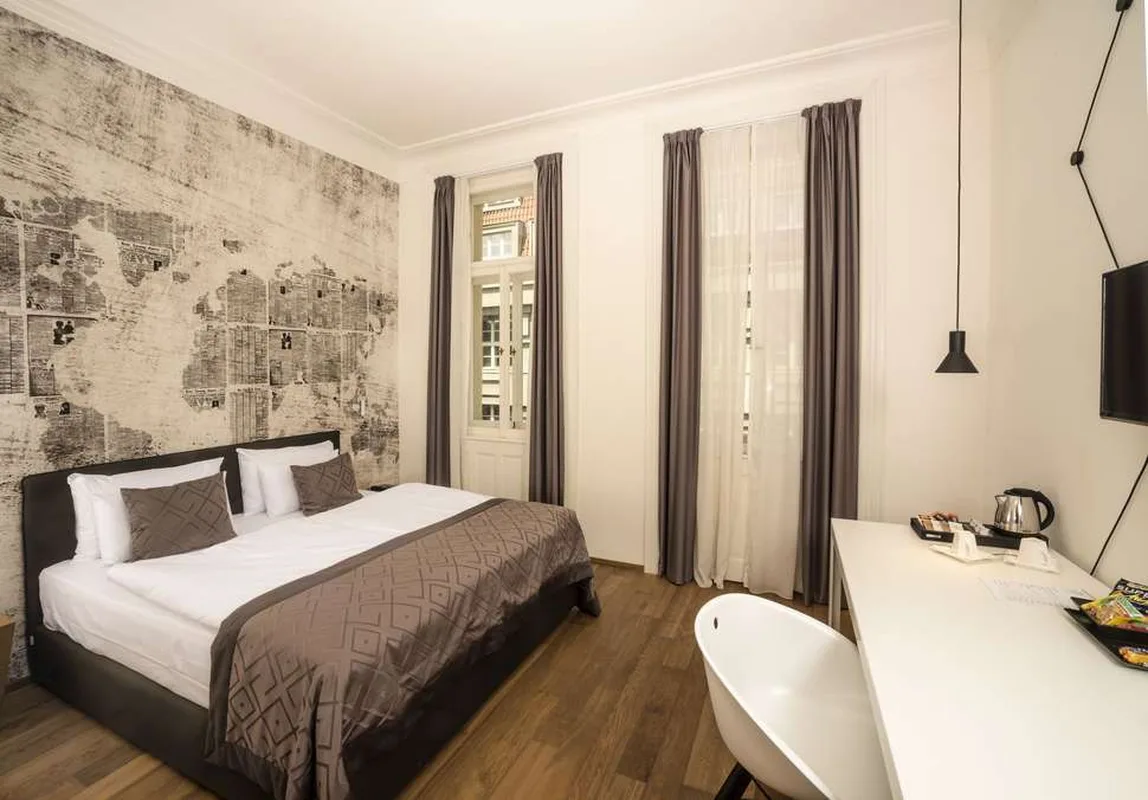 Hotel Golden Crown — hoofdfoto
