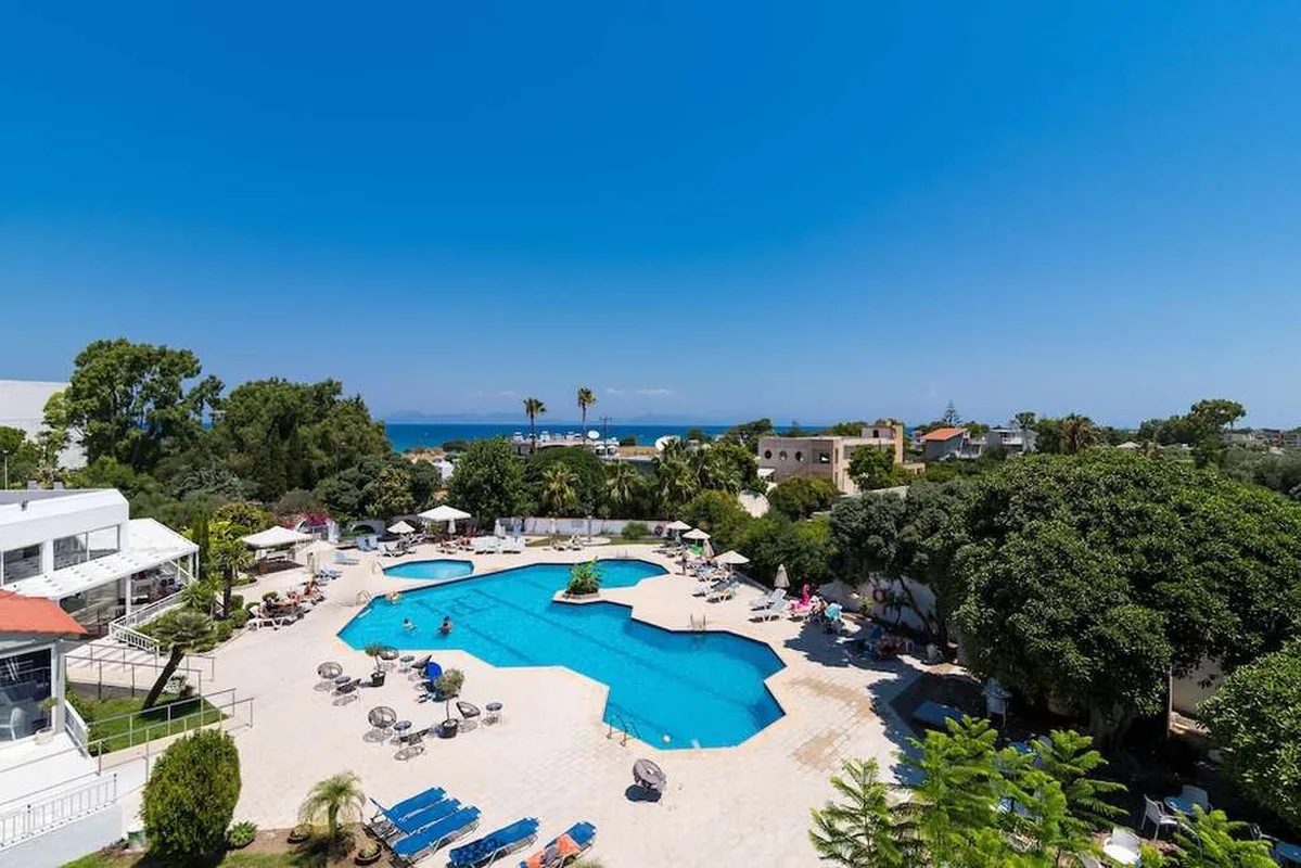 Happy Days Hotel Tholos — hoofdfoto