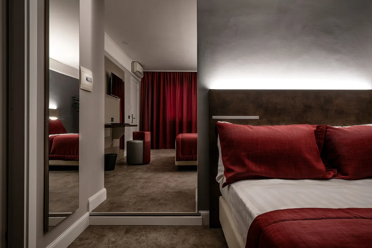 Varese Hotel, hoofdfoto