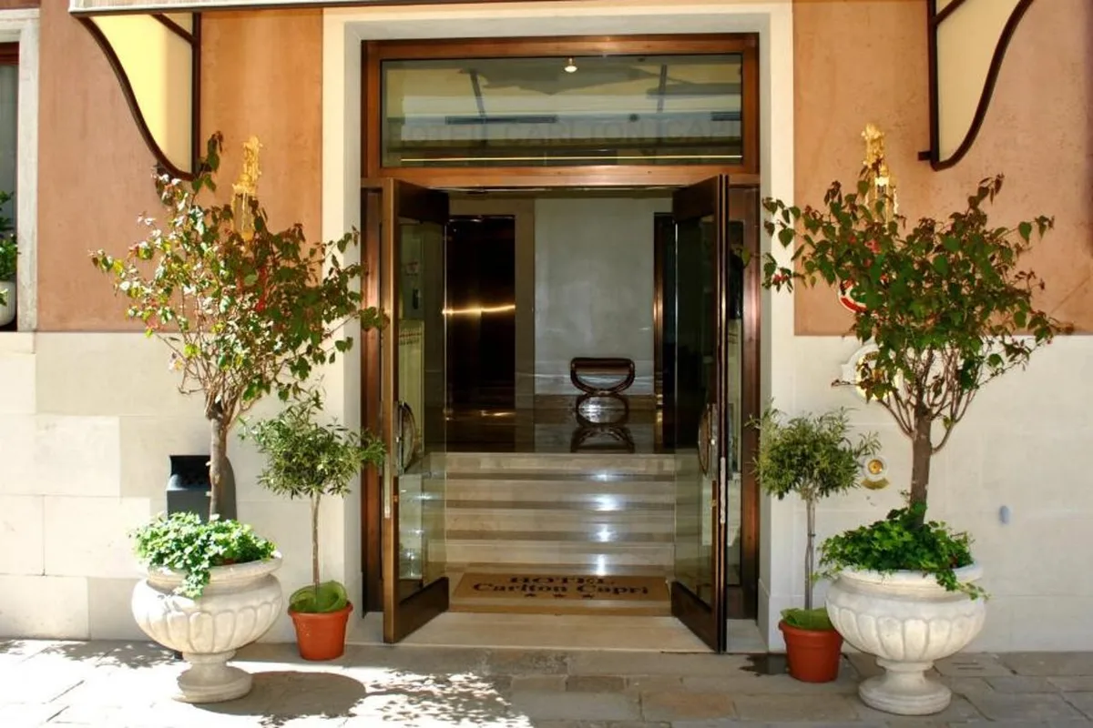Hotel Carlton Capri — hoofdfoto