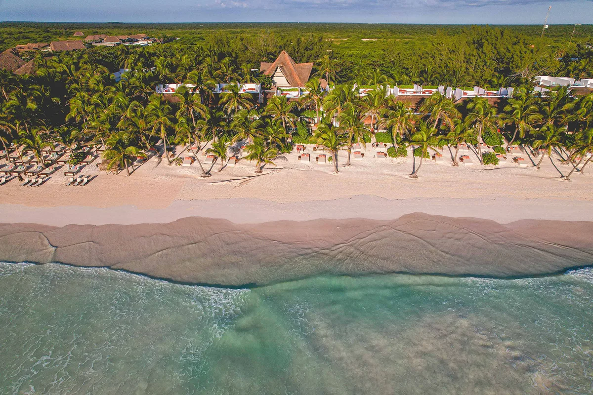 The Beach Tulum — hoofdfoto