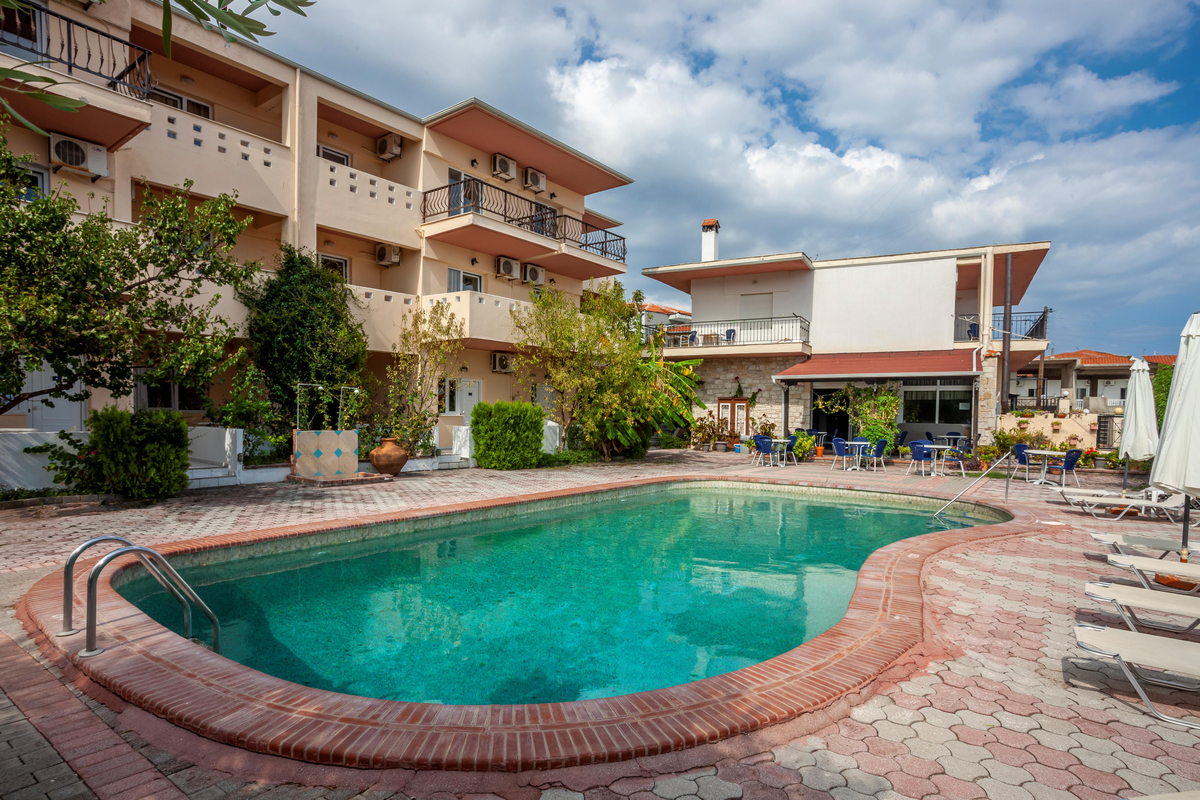 Aparthotel Skentos — hoofdfoto