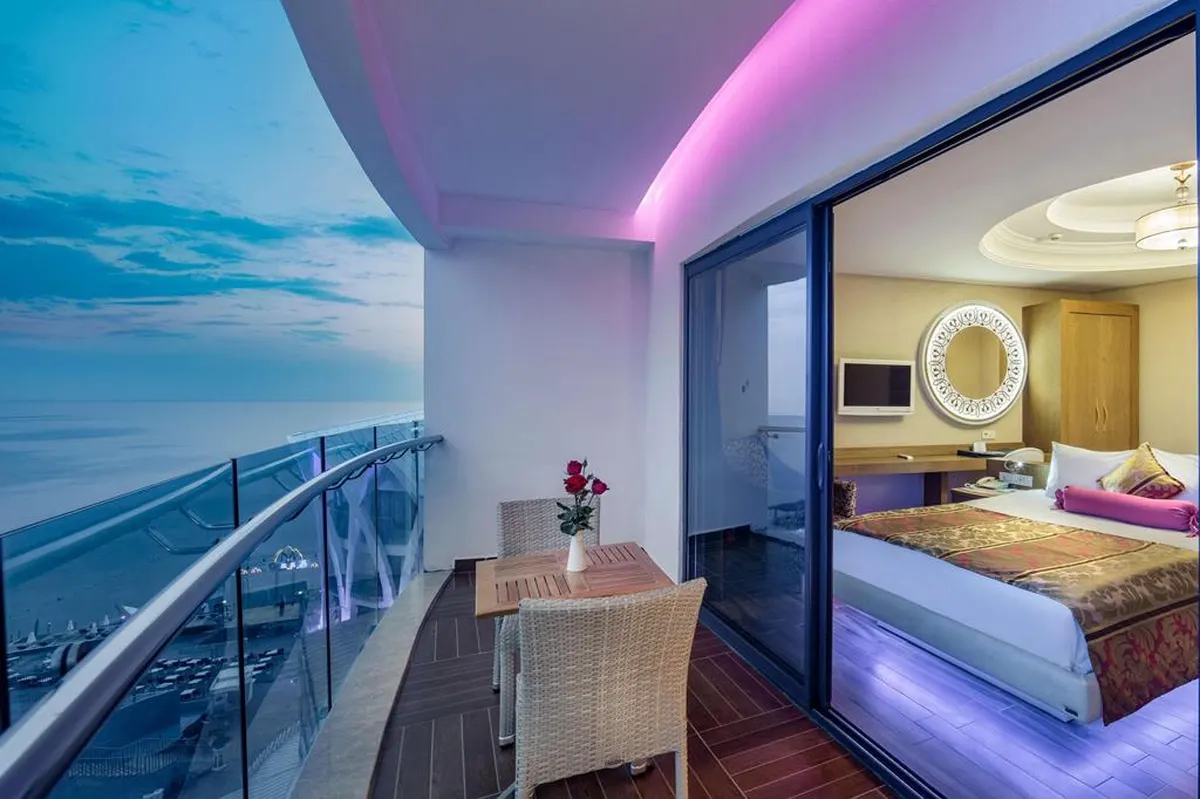 Granada Luxury Okurcalar — hoofdfoto