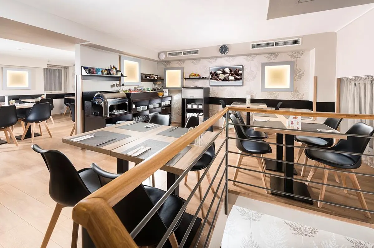 Opera Garden — hoofdfoto