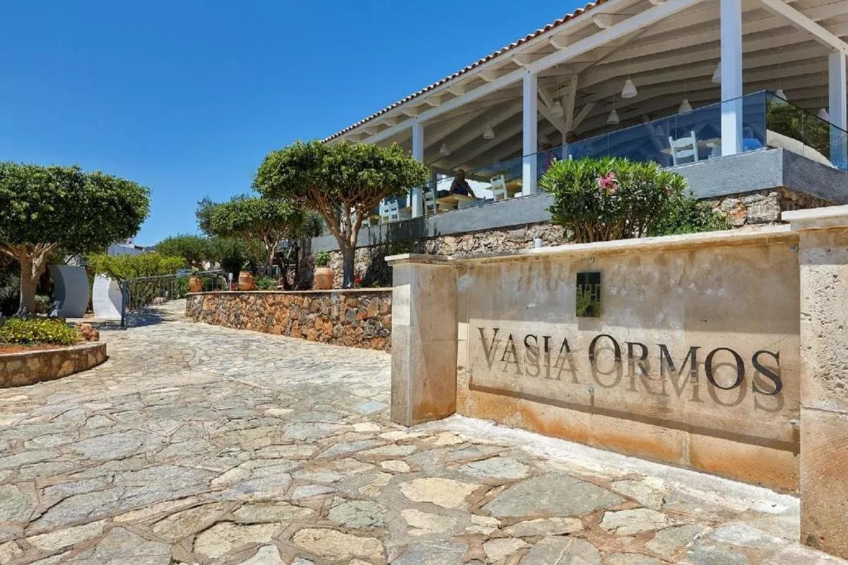 Vasia Ormos Hotel — hoofdfoto