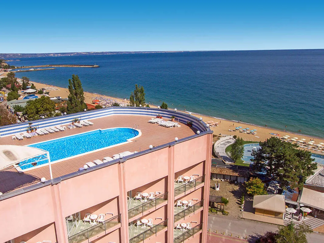 Hotel Lilia — hoofdfoto