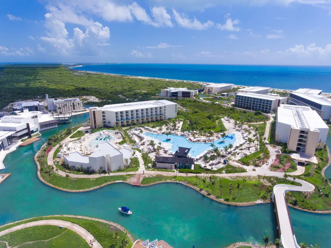 Family Selection at Grand Palladium Select Costa Mujeres Resort & Spa — hoofdfoto