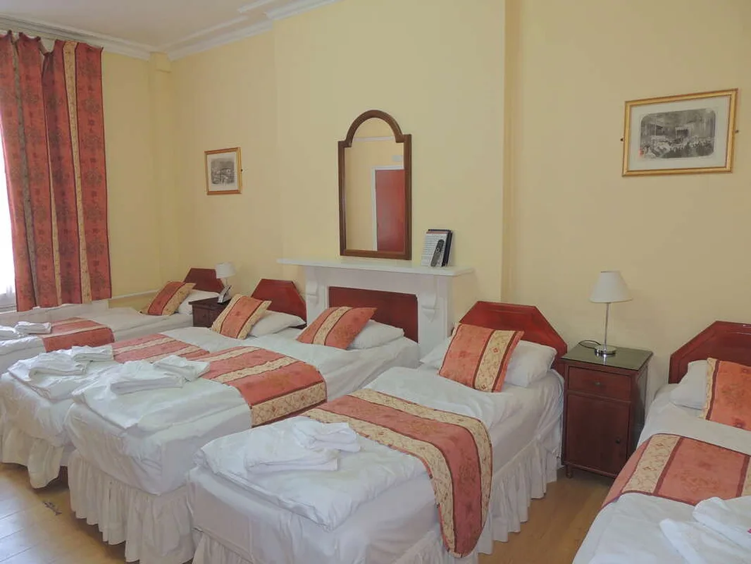 Dolphin Hotel — hoofdfoto