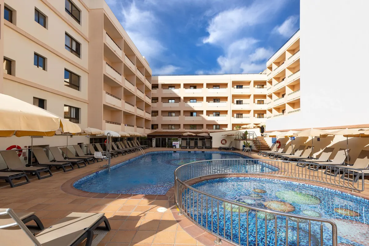 Invisa Hotel La Cala — hoofdfoto