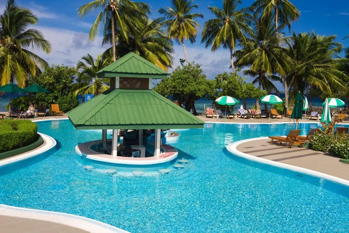 Equator Village — hoofdfoto