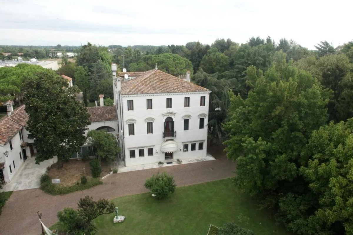 Villa Giustinian, hoofdfoto