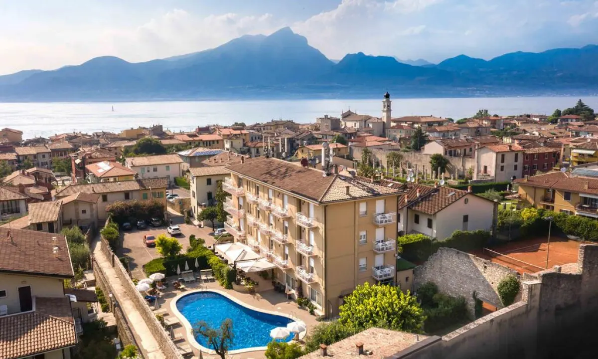 Hotel Romeo — hoofdfoto