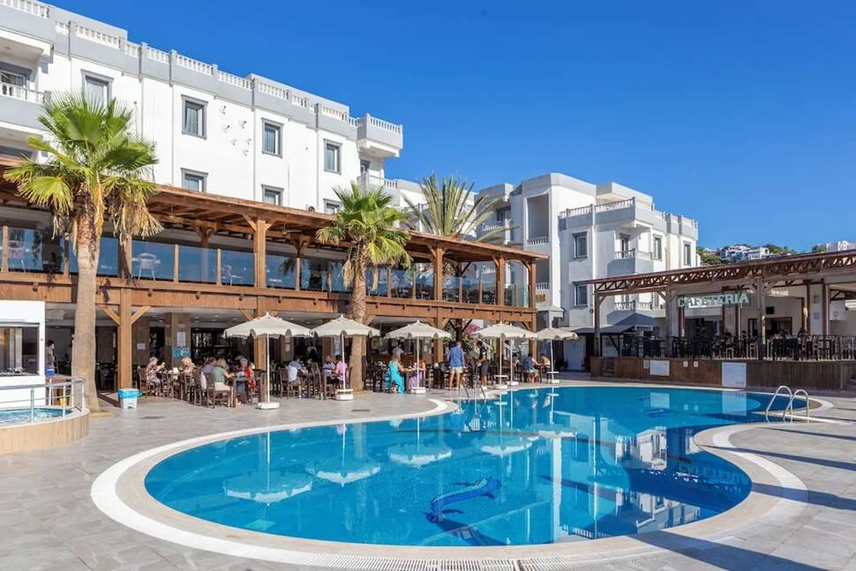 Smart Holiday Hotel — hoofdfoto
