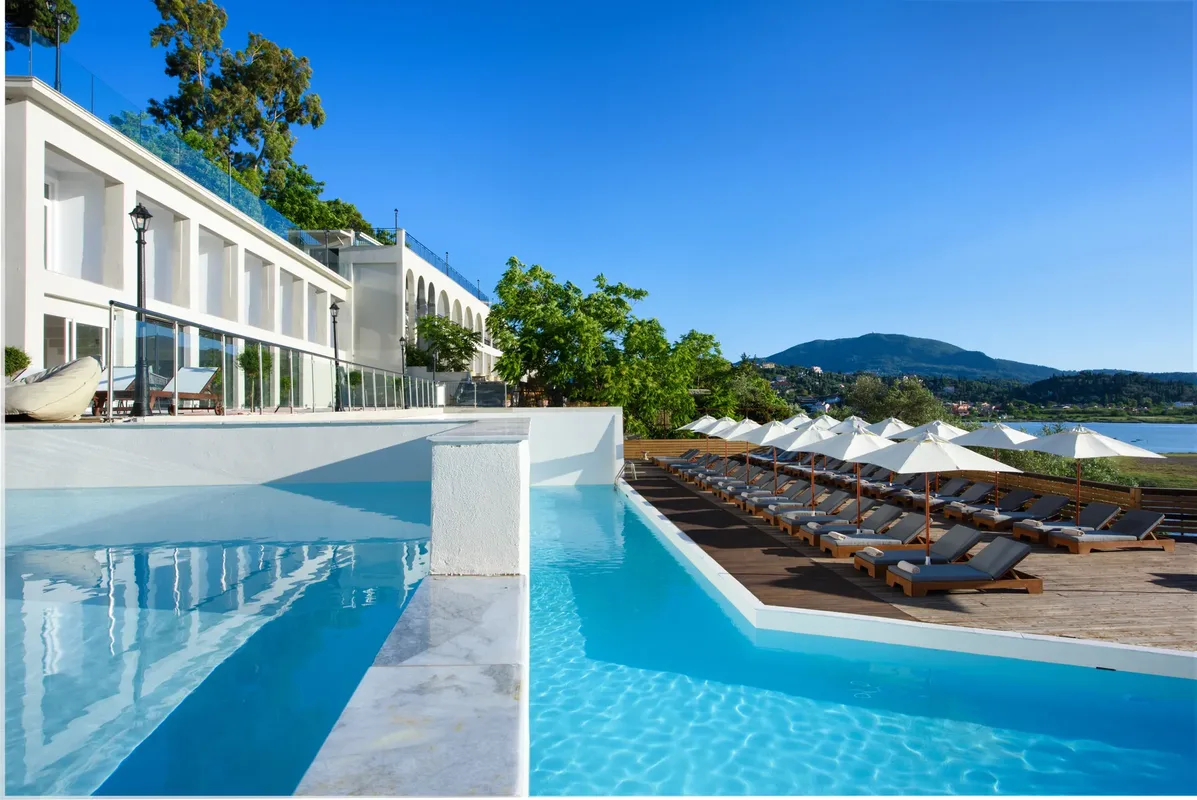 The Royal Grand Hotel — hoofdfoto