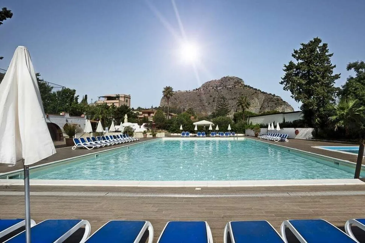 Hotel Kalura — hoofdfoto