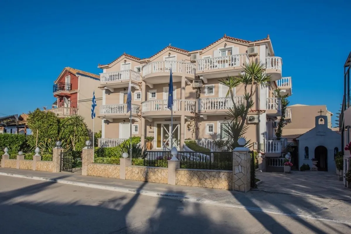 Planos Beach Hotel — hoofdfoto
