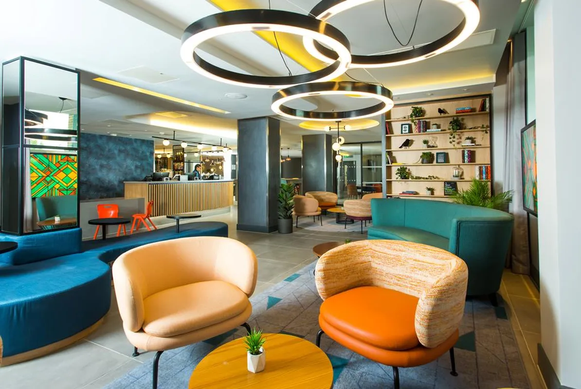 Hampton by Hilton London Park Royal — hoofdfoto
