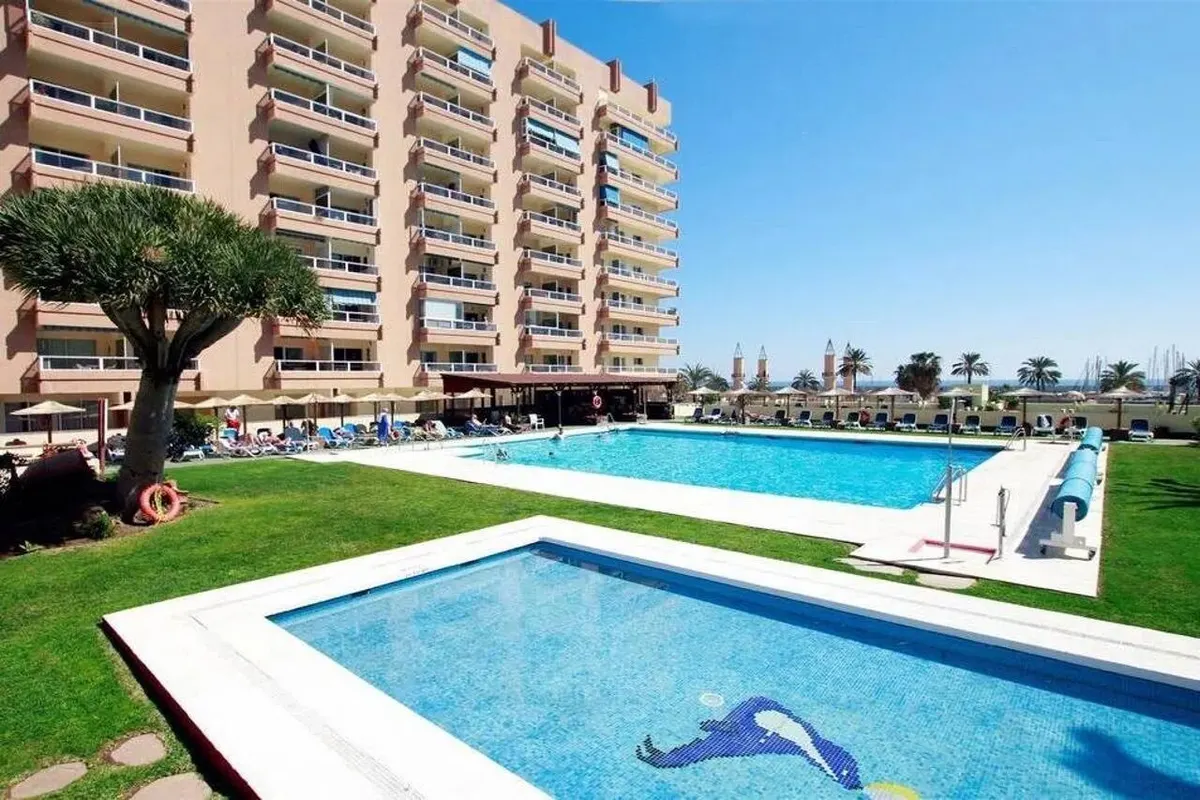 Hotel & Appartementen Pyr Fuengirola — hoofdfoto