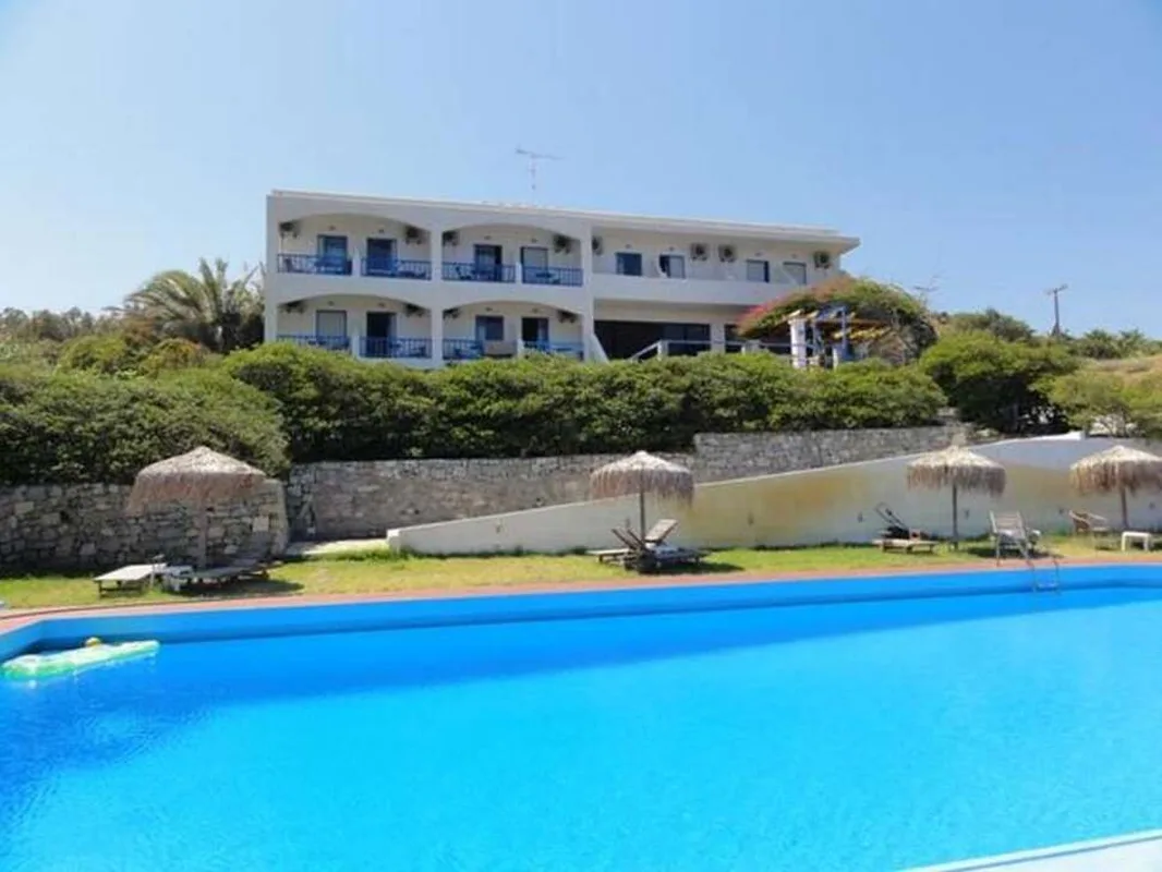 Stella Beach Panormo — hoofdfoto
