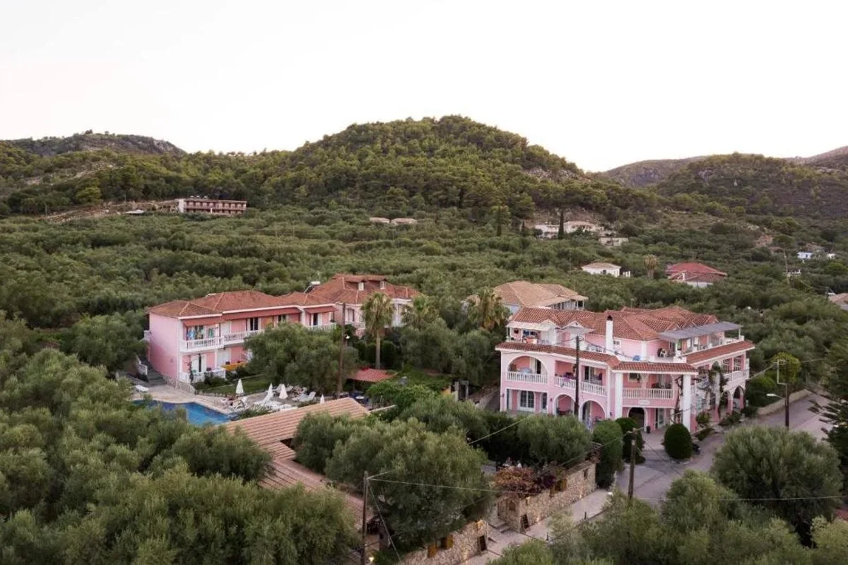 Kyprianos Apts — hoofdfoto