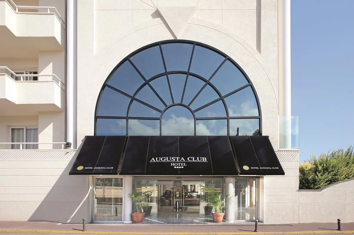 Hotel Augusta Club — hoofdfoto