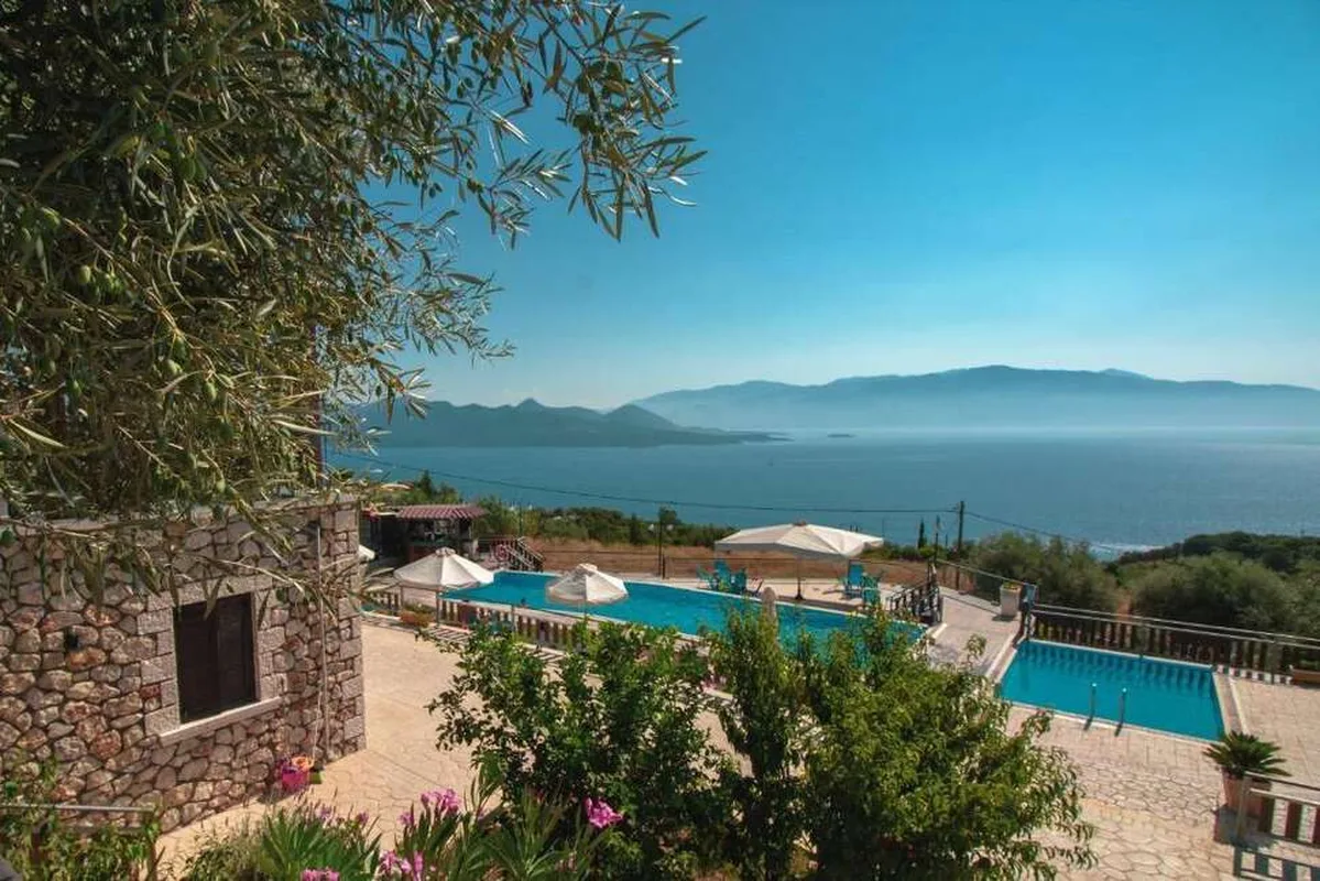 Ionian Fos — hoofdfoto