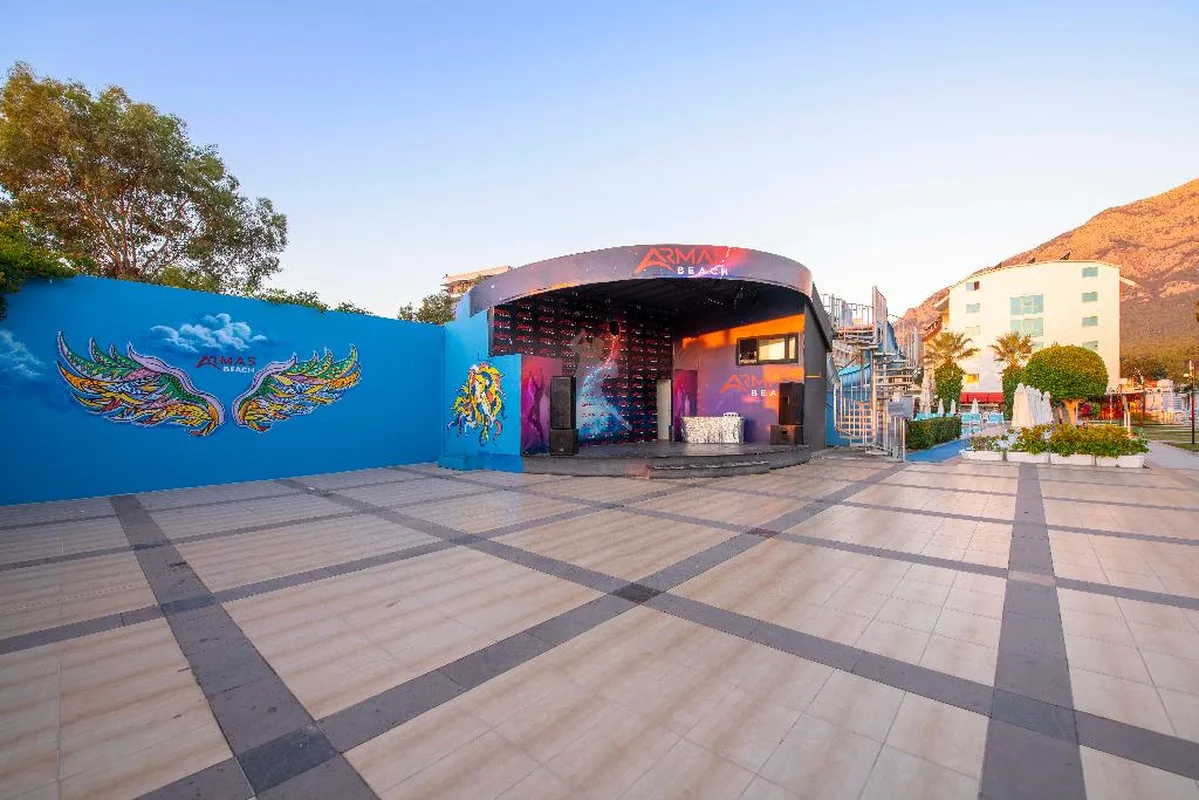 Armas Beach Hotel — hoofdfoto