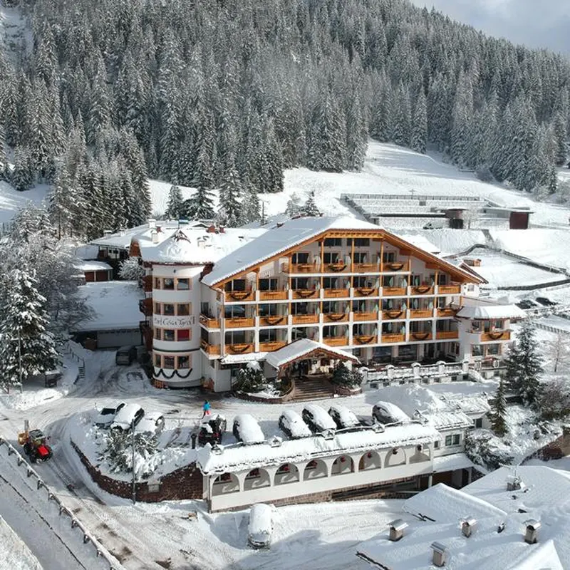 Hotel Cesa Tyrol — hoofdfoto