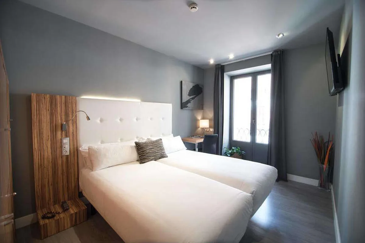 Petit Palace Tres Cruces Hotel — hoofdfoto