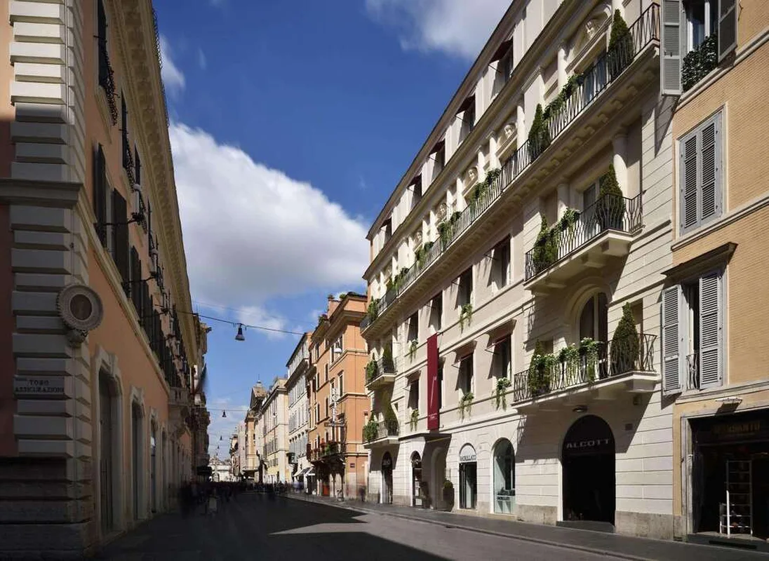 The First Roma Dolce — hoofdfoto