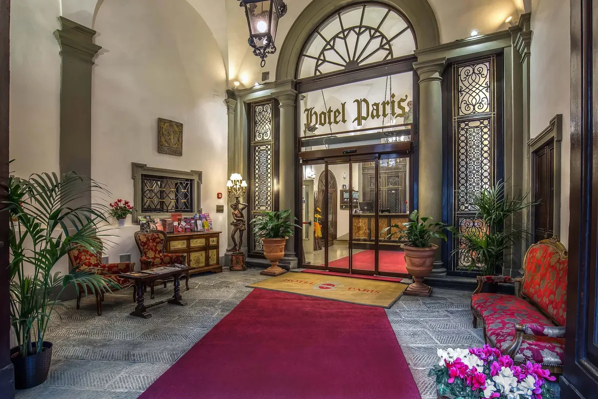 Hotel Paris, hoofdfoto