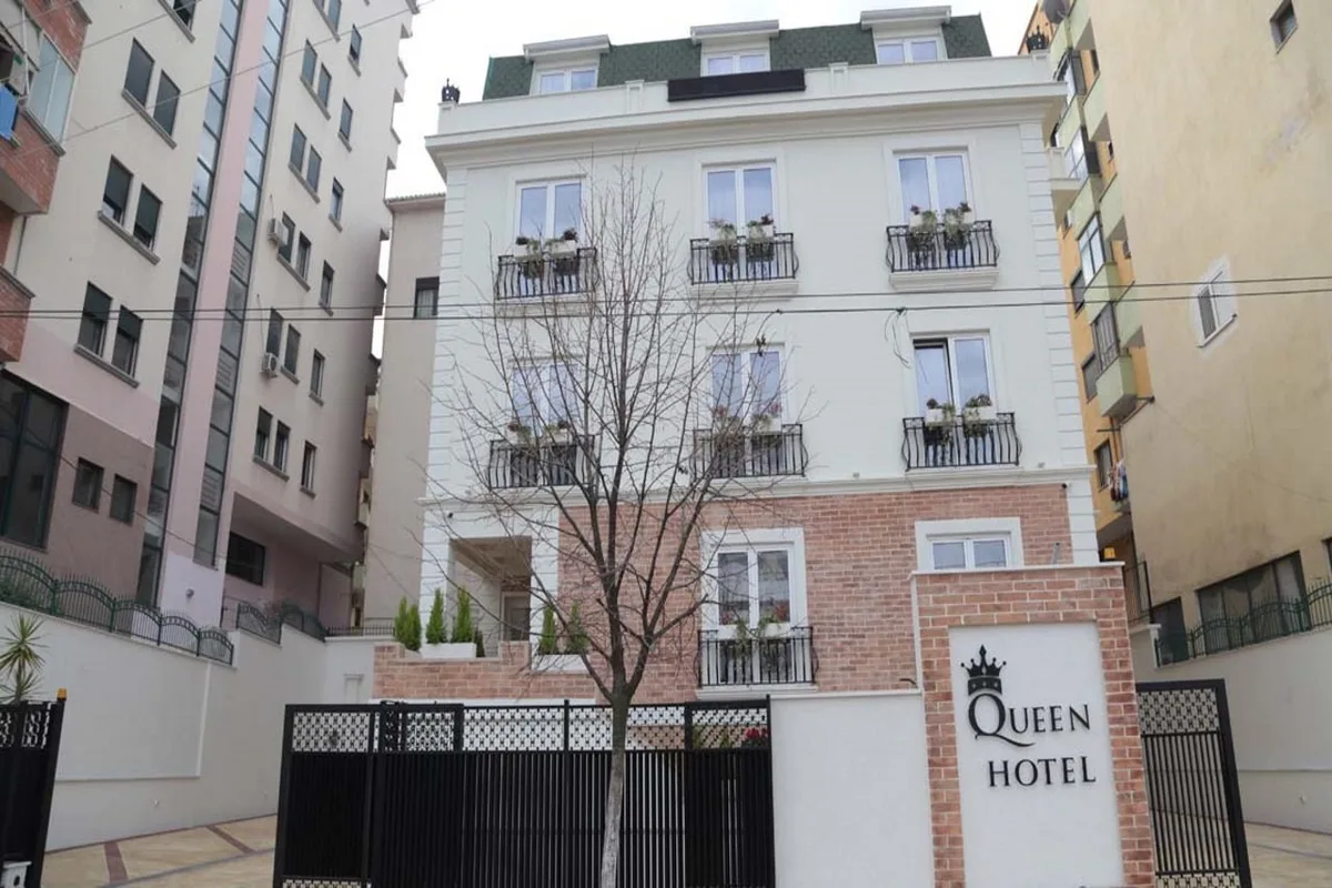 Queen Hotel Tirana — hoofdfoto