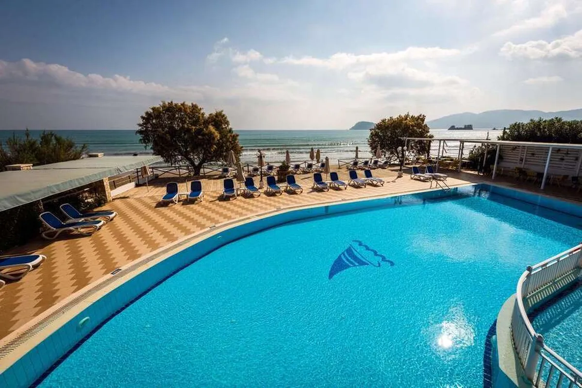 Mediterranean Beach Resort, hoofdfoto