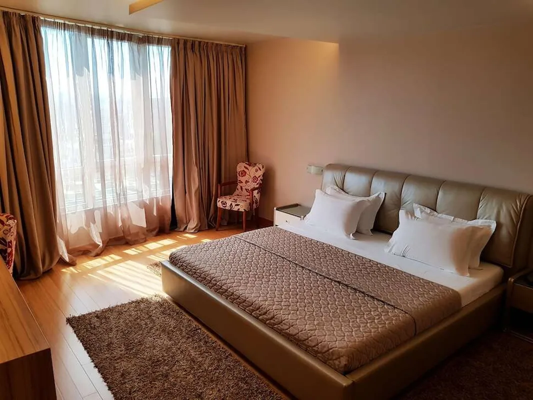 Sky Hotel Tirana — hoofdfoto