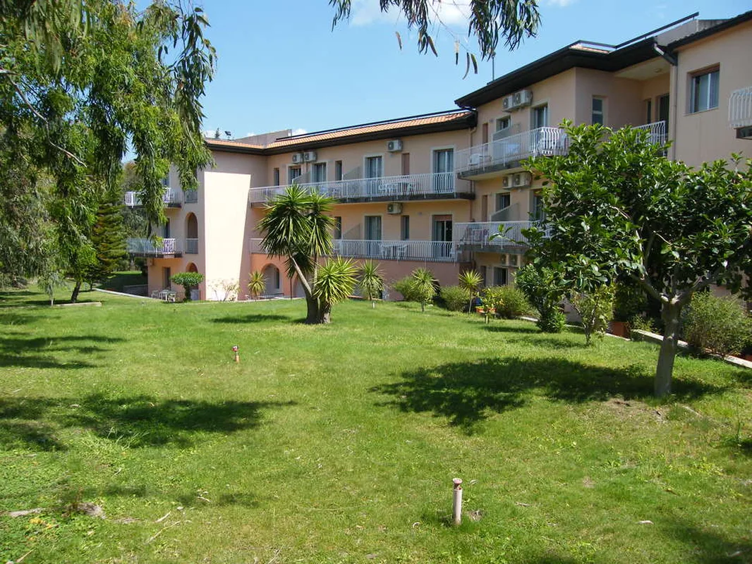Time to Smile Villa Giardini — hoofdfoto