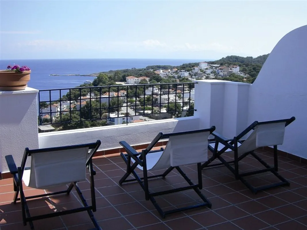 Atrium of Alonissos — hoofdfoto