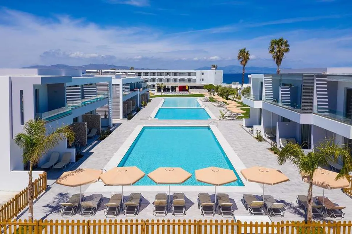 Niriides Beach Hotel — hoofdfoto