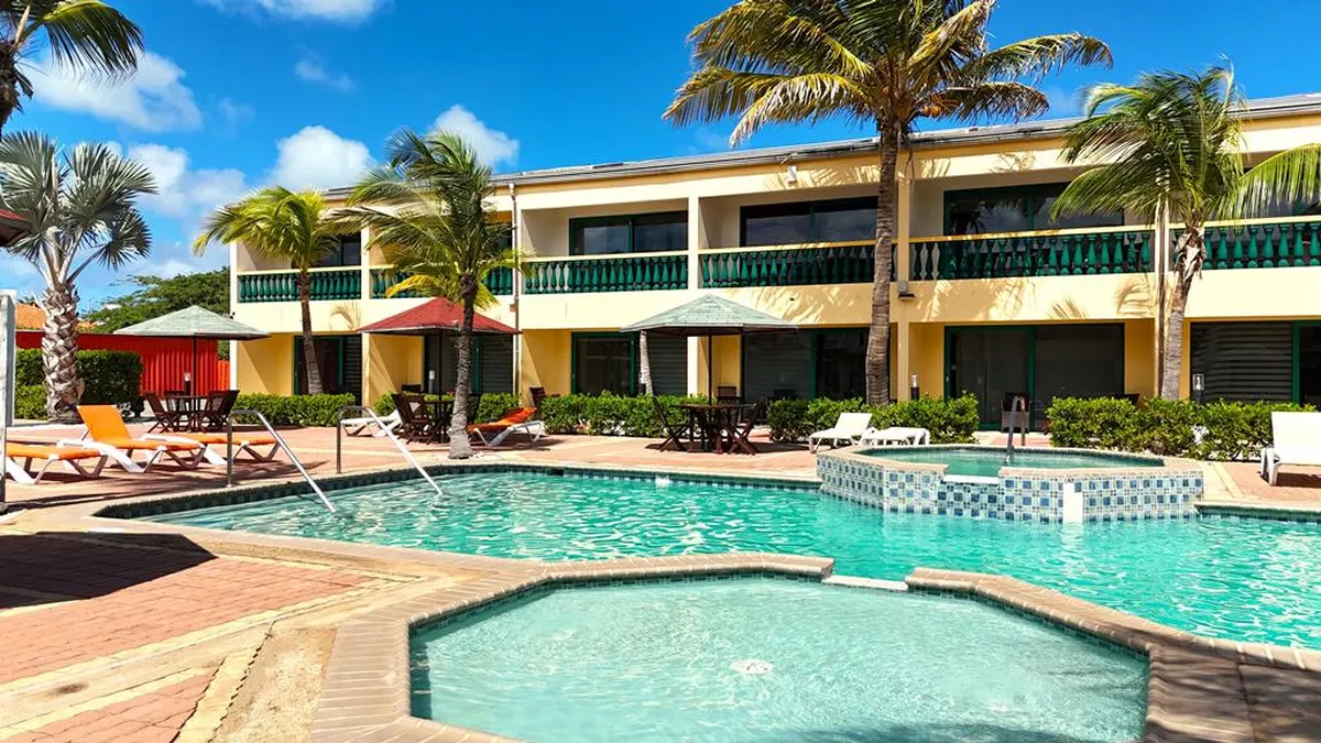 Del Rey Apartments — hoofdfoto