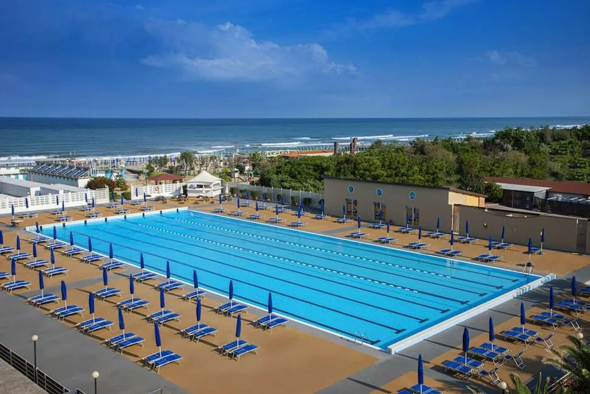 Grand Hotel Continental Tirrenia — hoofdfoto