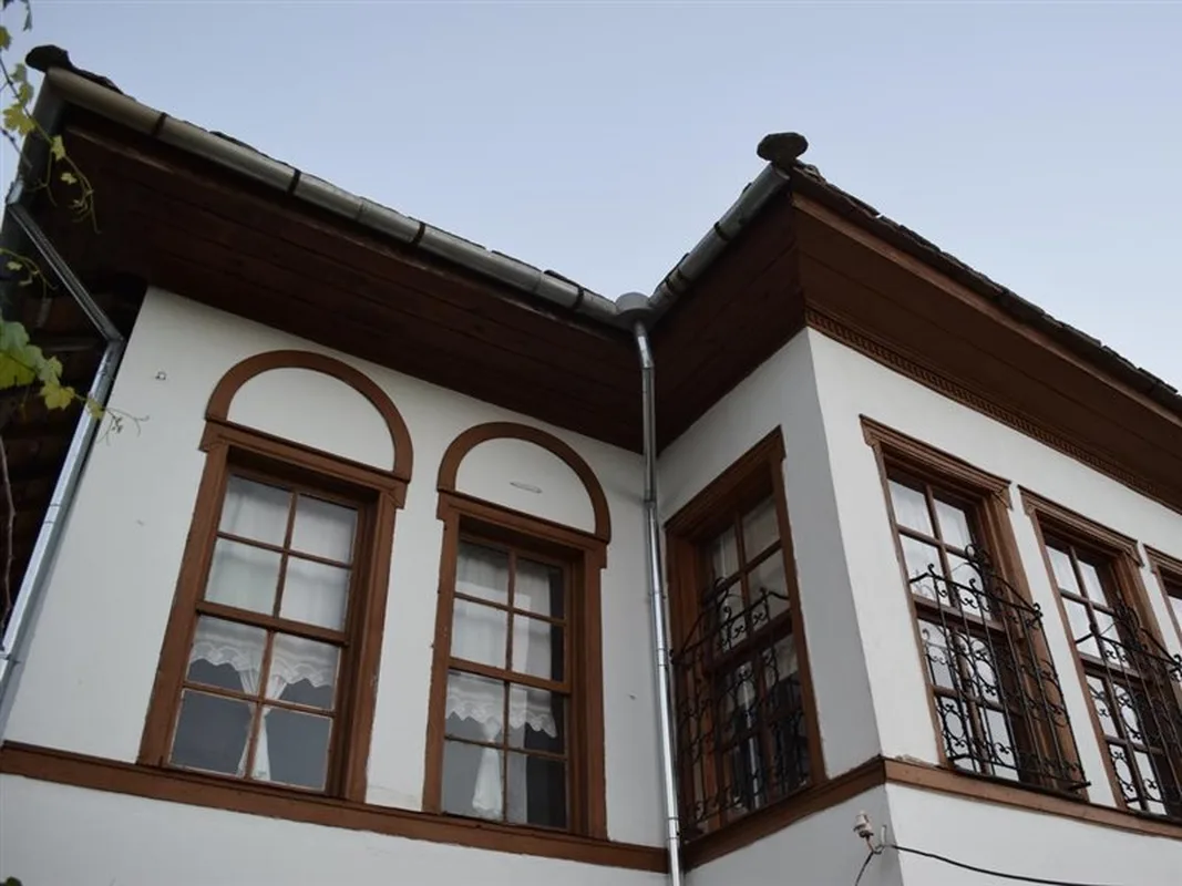 Hotel Bineri — hoofdfoto
