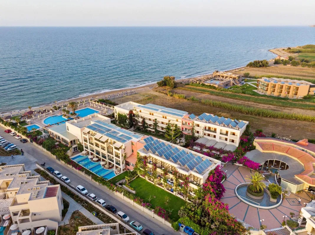 Hydramis Palace Resort — hoofdfoto