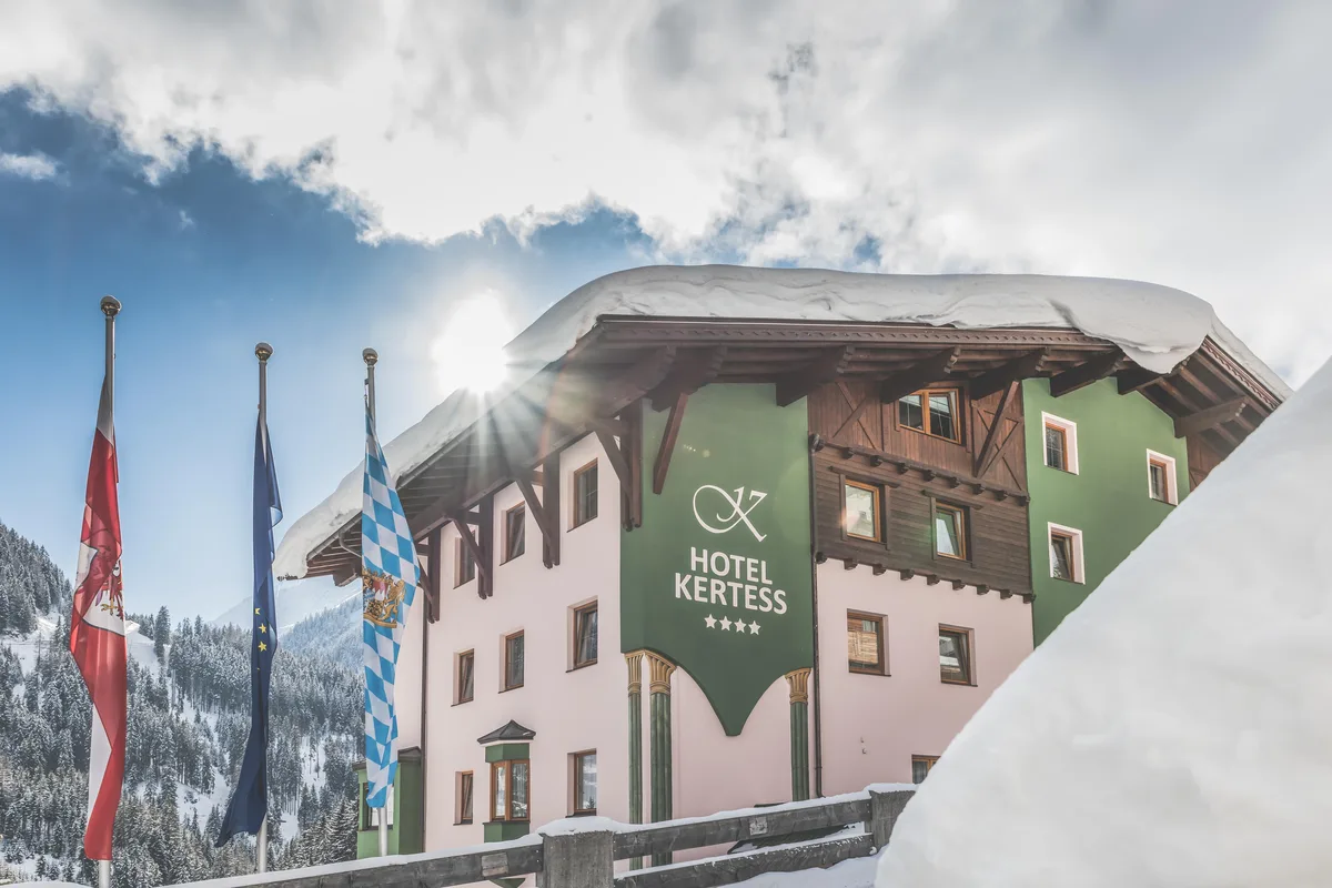 Hotel Kertess — hoofdfoto