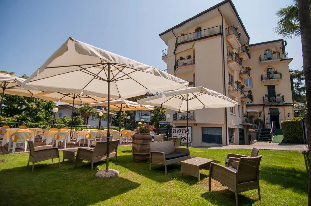 Hotel Flora Stresa — hoofdfoto