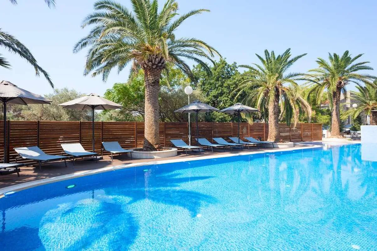Hotel AMI Budva Petrovac — hoofdfoto