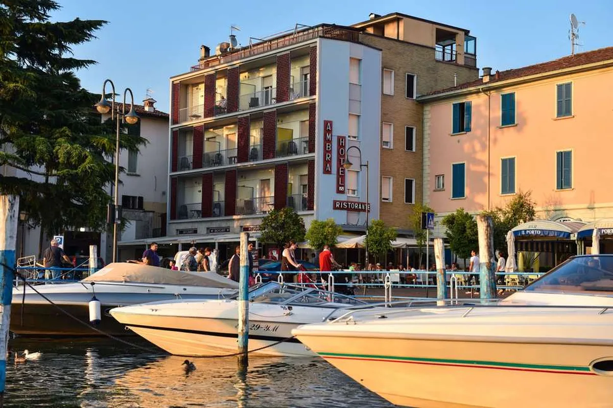 Ambra Hotel Iseo — hoofdfoto